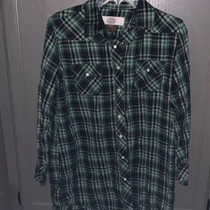 Long Sleeved Shirt withsnap Closures Medium